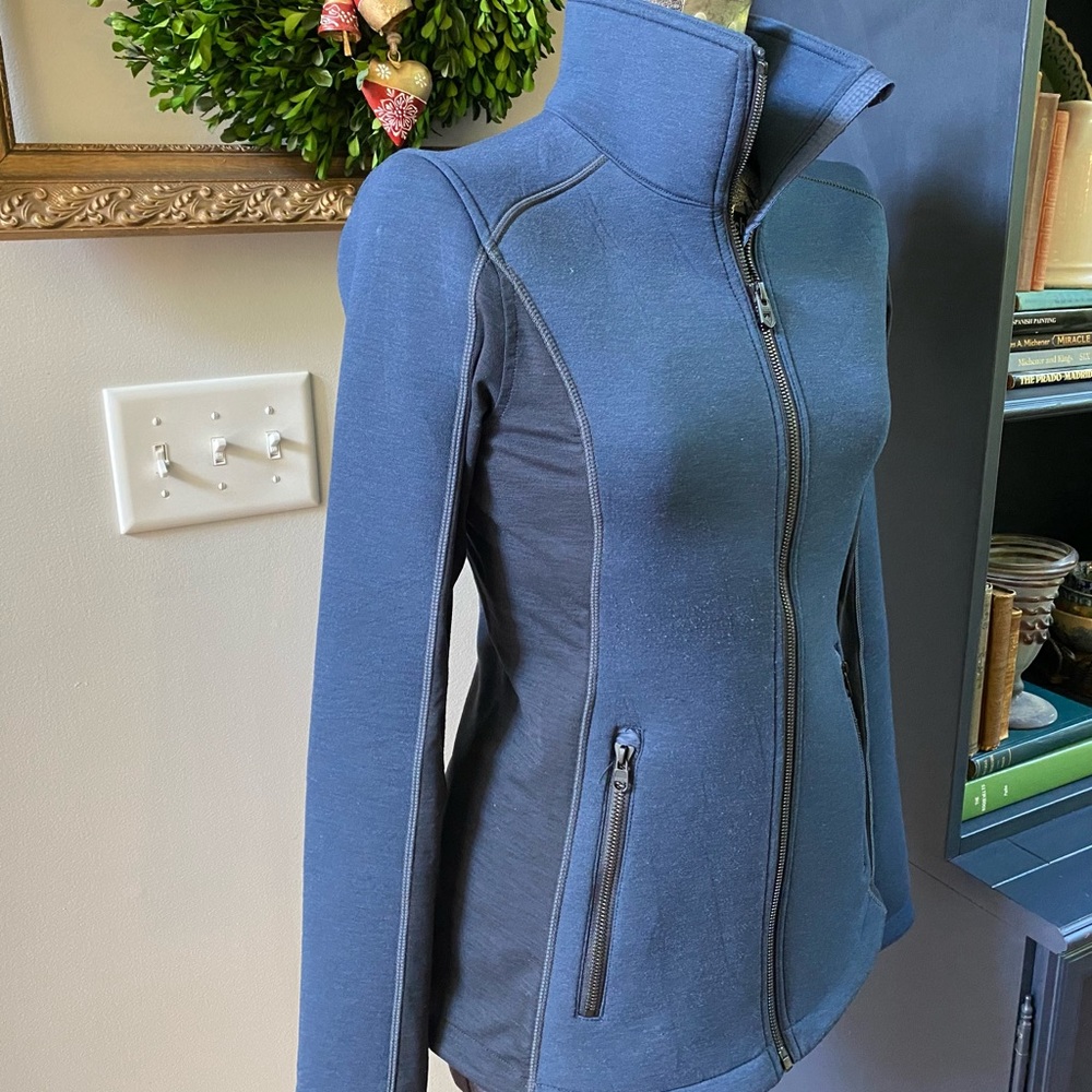 Women SMALL Kuhl Zip Up Jacket w/ Pockets Blue